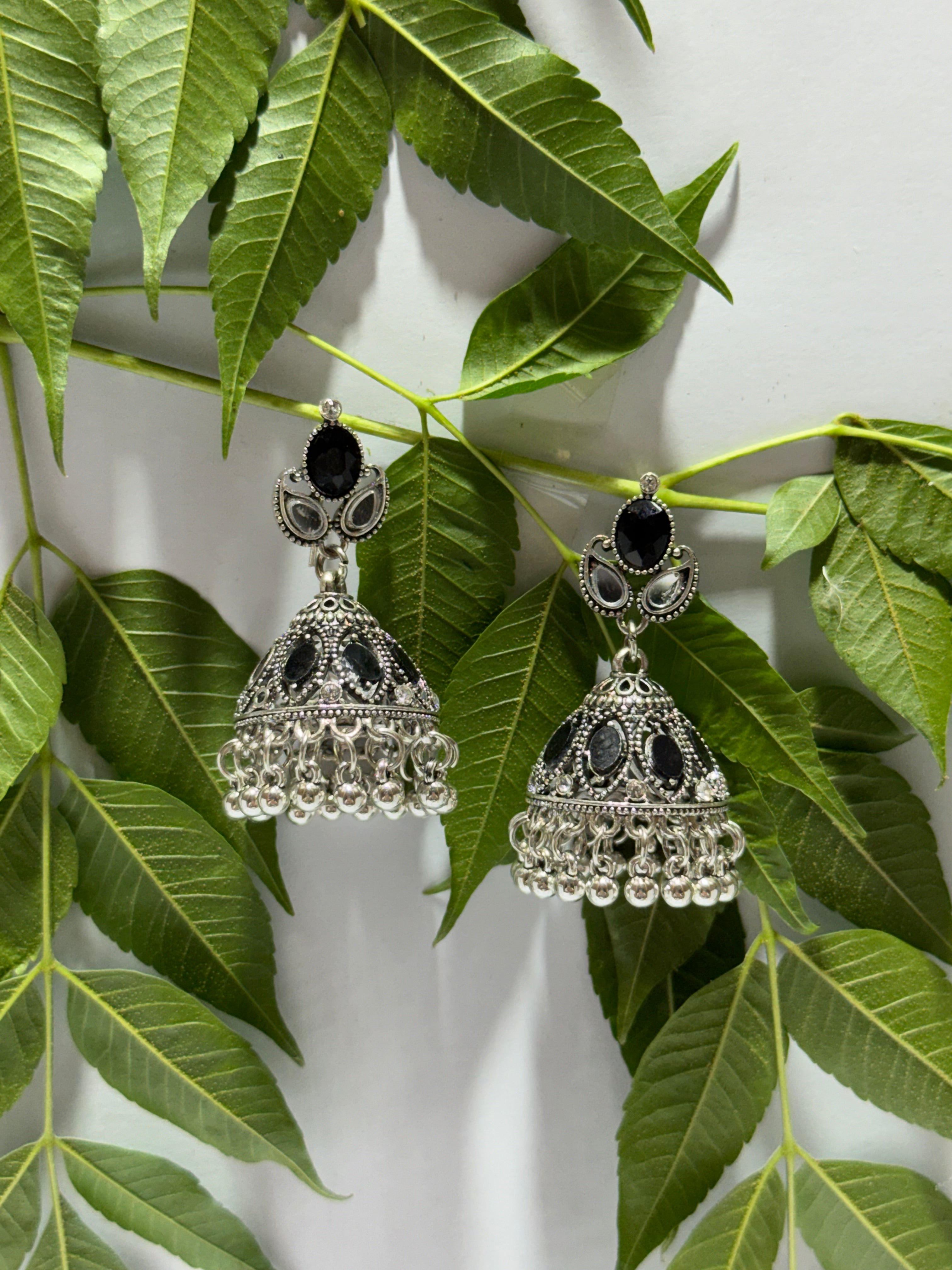 Siyah Noor Jhumkas